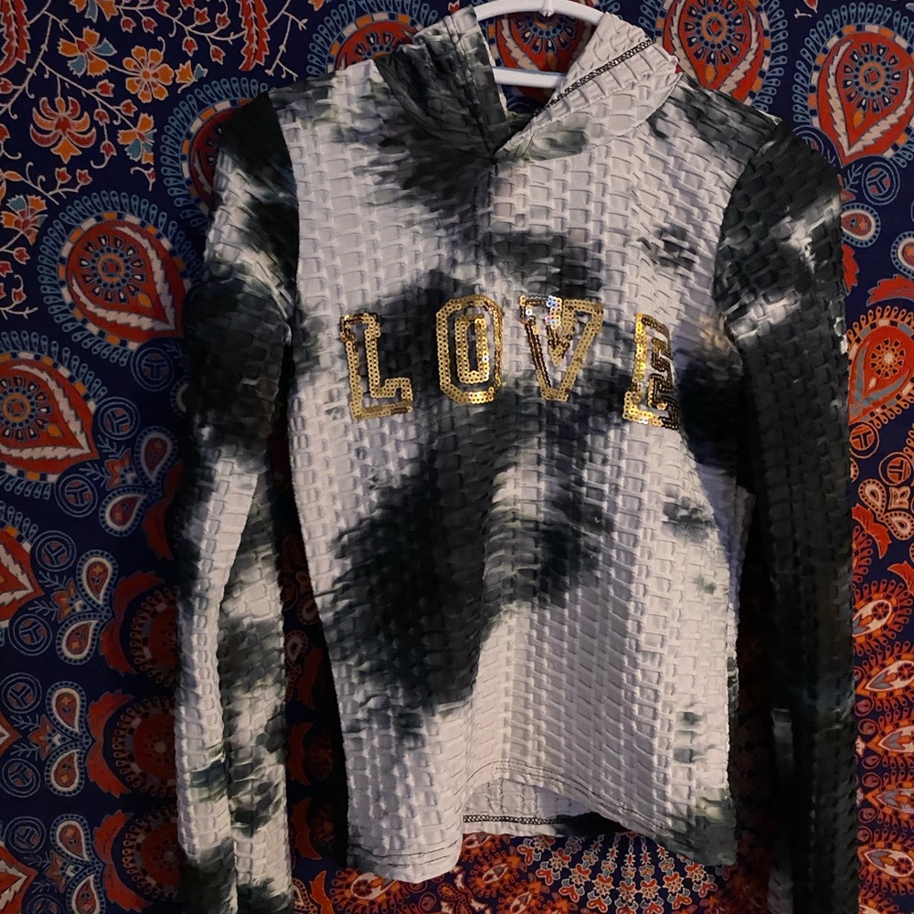 Light sweatshirts
